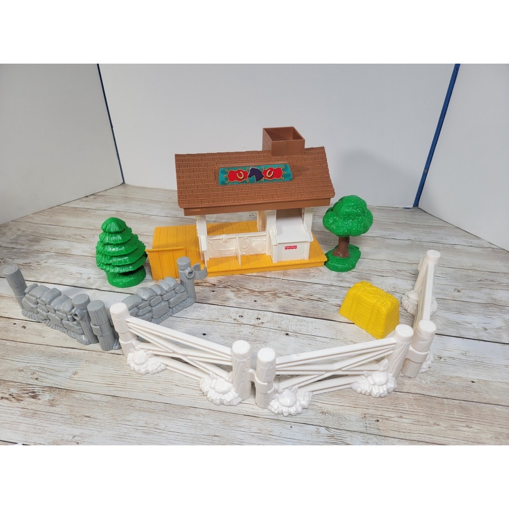 Fisher Price Geotrax Horse Stable rock stone walls trees bale of hay fences